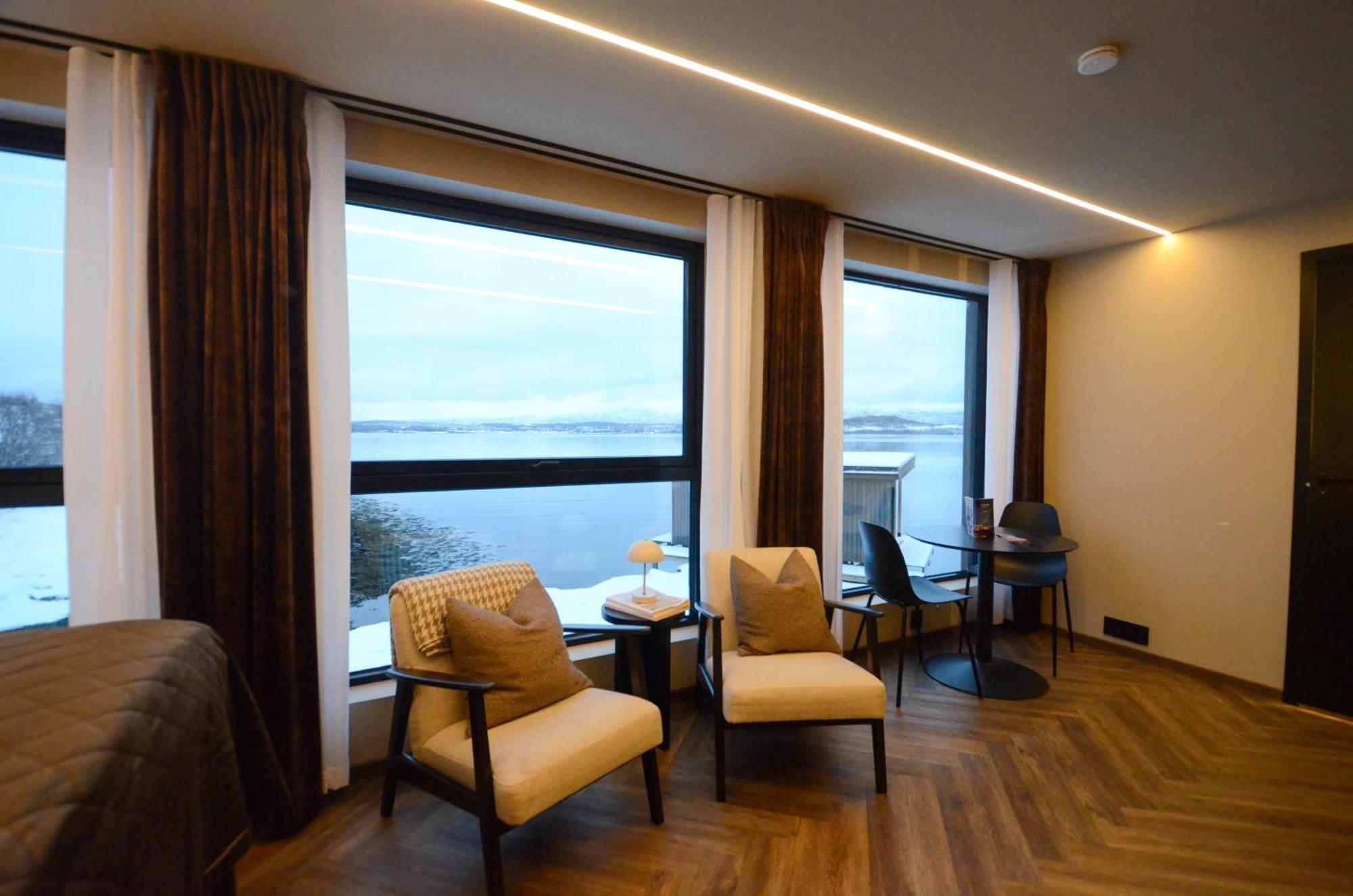 Steam Pier Apartment Kvaloya Phòng bức ảnh